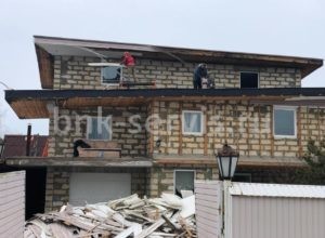 Работа бригады демонтажников в Сестрорецке